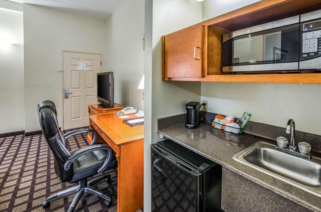 Savannah Gateway Hotel & Suites Georgetown Eksteriør billede