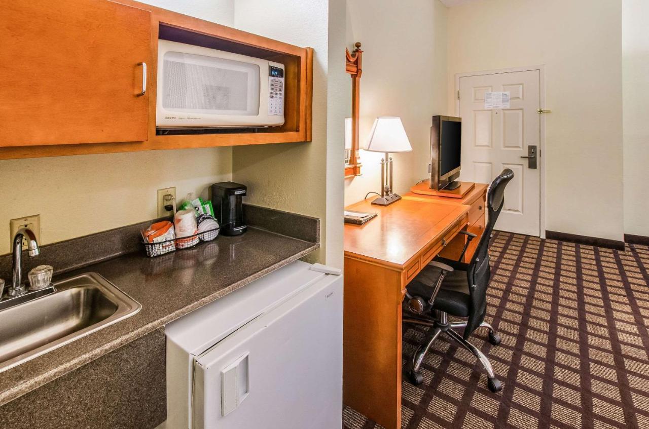 Savannah Gateway Hotel & Suites Georgetown Eksteriør billede
